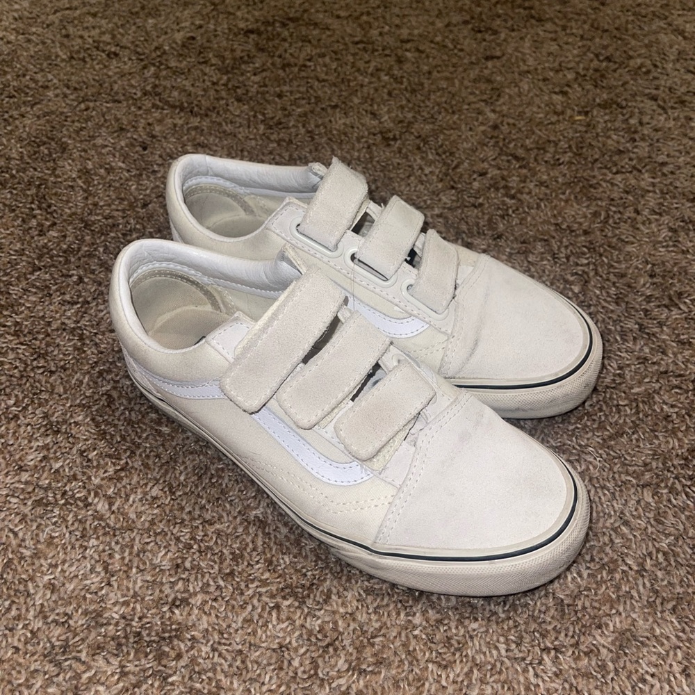 OLD SKOOL V SUEDE CANVAS SHOE